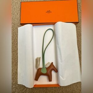 Brand New Hermes Rodeo PM Charm Gold/Craie/ Vert Criquet